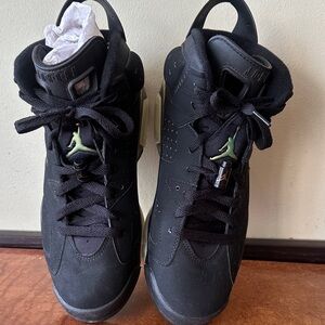 Jordan Air 6/11 Retro Le DMP Black Sneakers with Green Accent